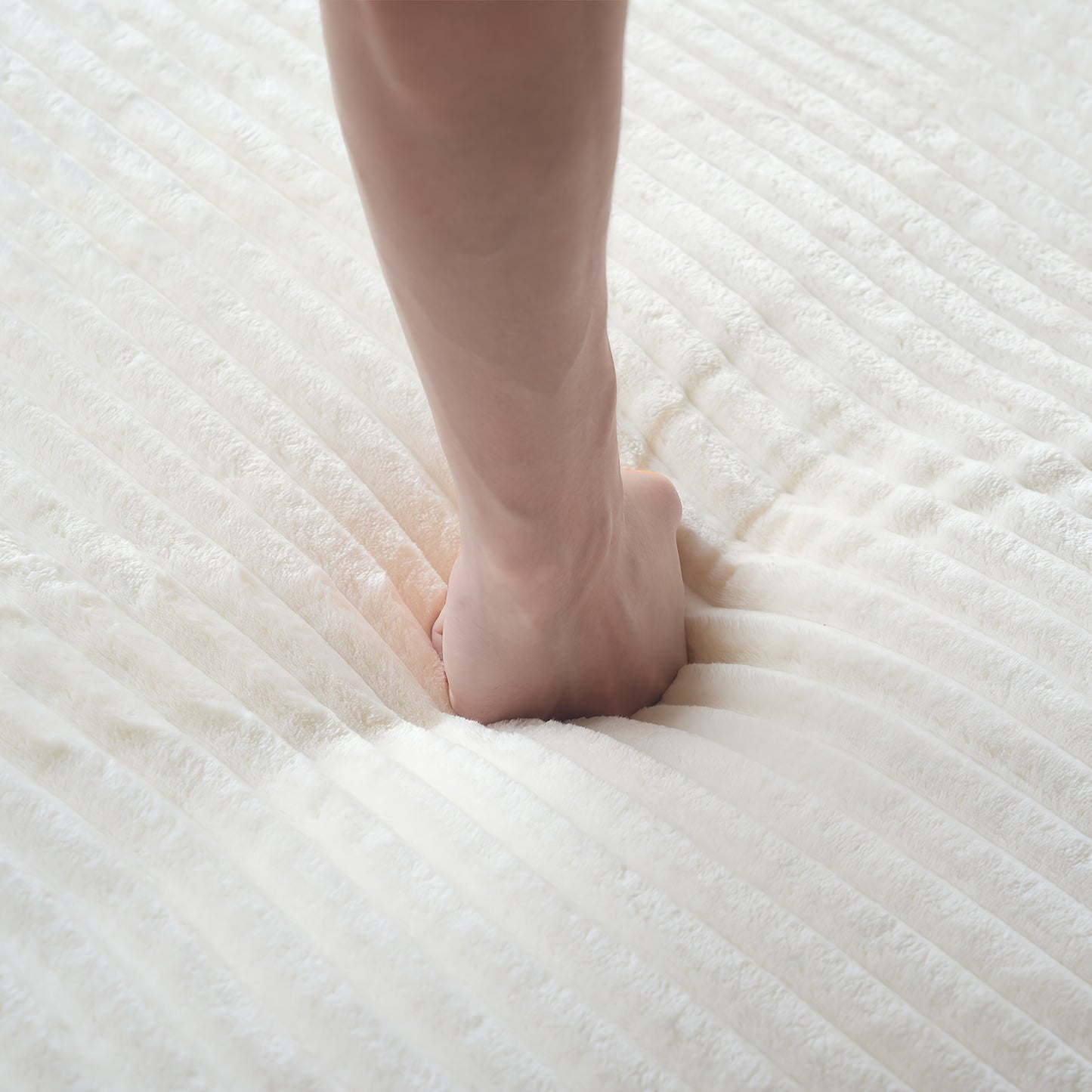 67" Oversized Chaise Lounge Chair, Comfy Corduroy Chaise Sofa Recliner Bed Upholstered Sleeper Couch Bed with Throw Pillows And Armrests for Living Room, Movie Room, Bedroom, Chaise Lounge Sofa, Movie Room Furniture, Living R